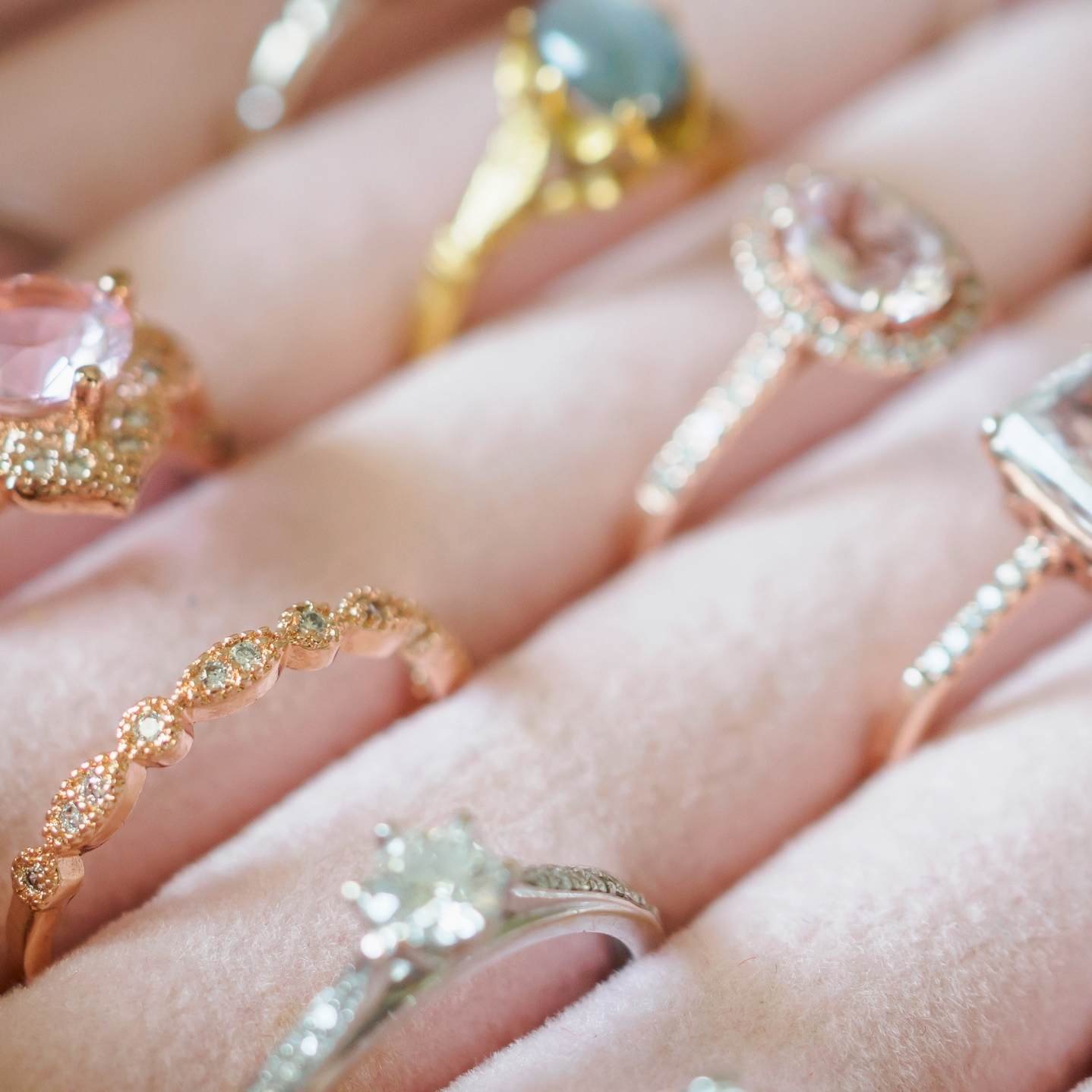 Yellow, White and Pink: What’s Special about Different Colors of Gold?